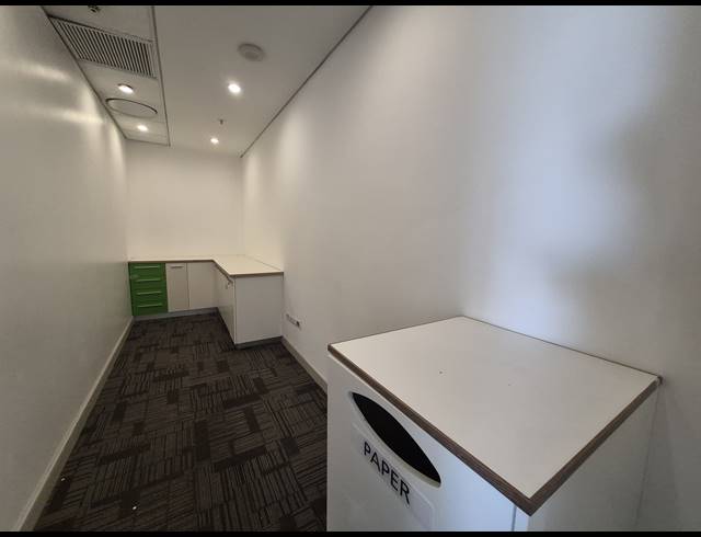 1,600M² OFFICE TO LET IN SANDTON CENTRAL